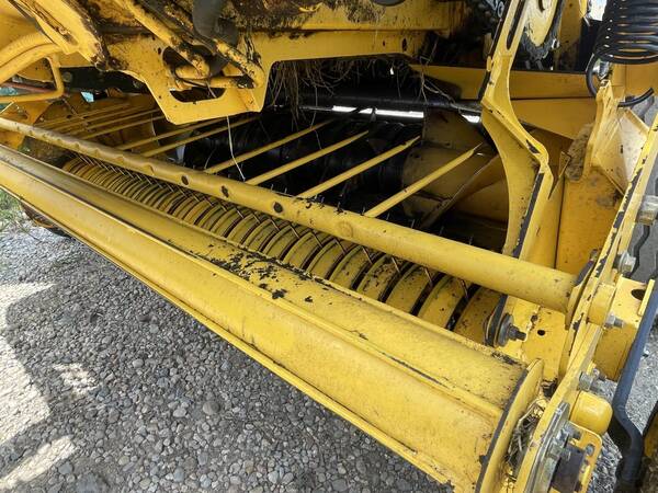 2022 New Holland ROLL-BELT 460 - Image 8