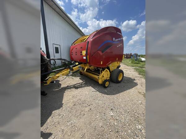 2022 New Holland ROLL-BELT 460 - Image 2